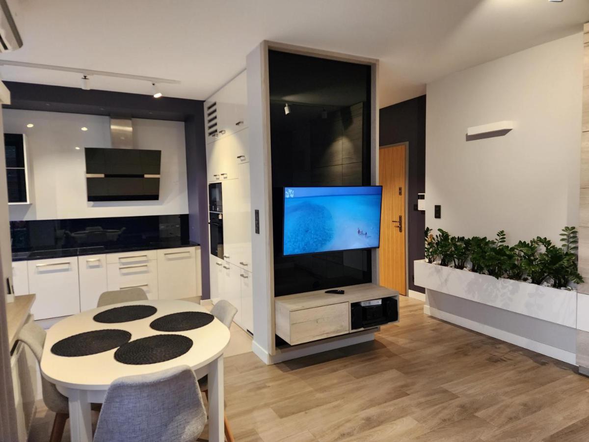 Nadmorski Dwor Modern Apartment กดัญสก์ ภายนอก รูปภาพ